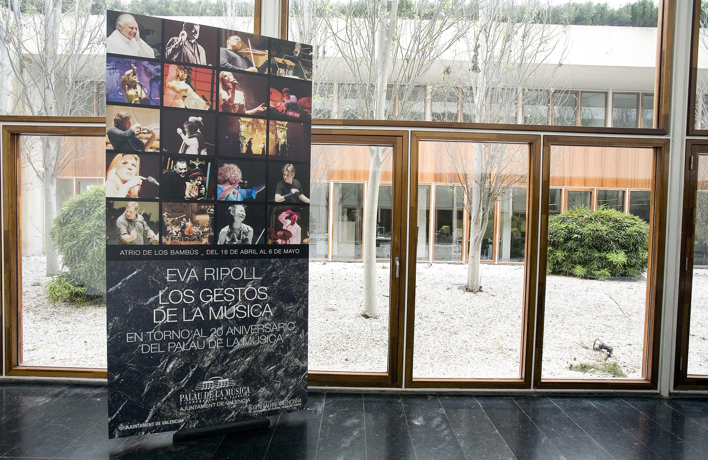 Exposición Instalación Los Gestos de a Música