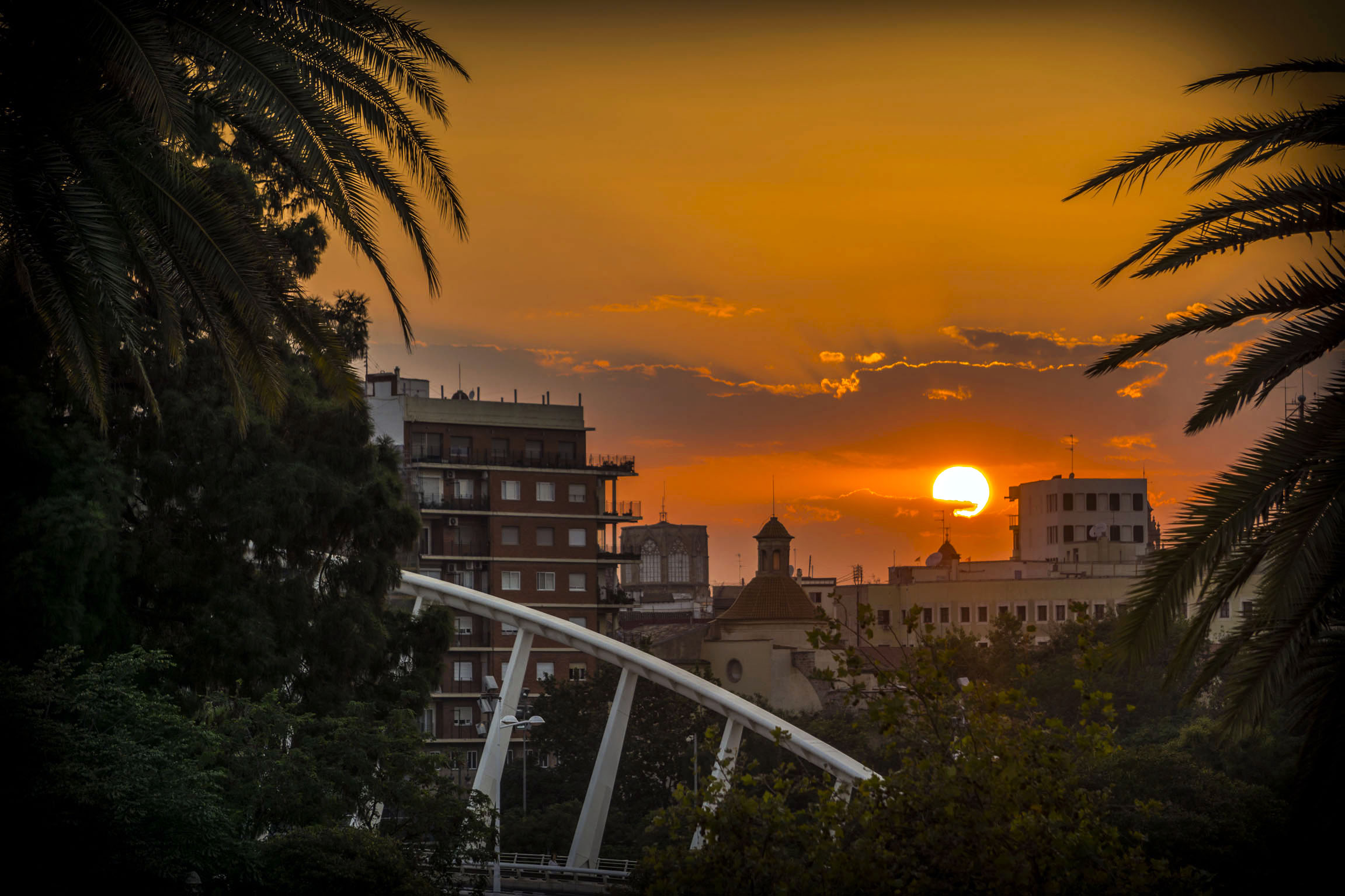 Atardecer en el puente de la Exposición Valéncia